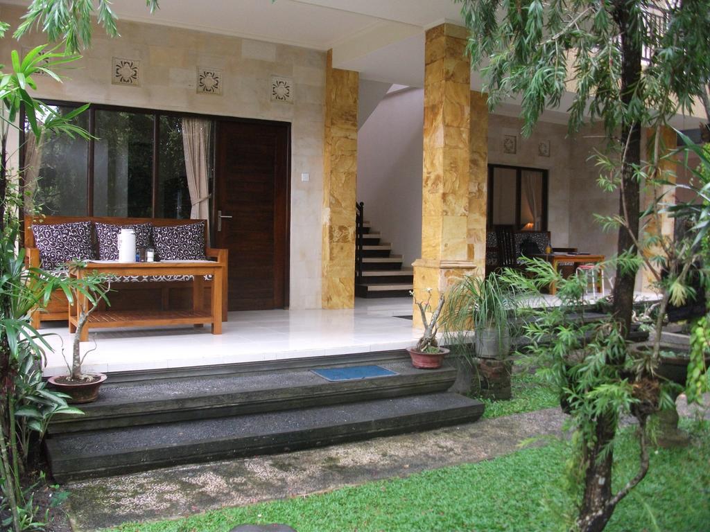 Gerhana Sari 2 Bungalows Ubud Exteriör bild